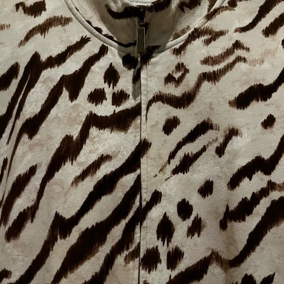 Fabulous animal print Zenergy Jacket - Picture 11 of 11